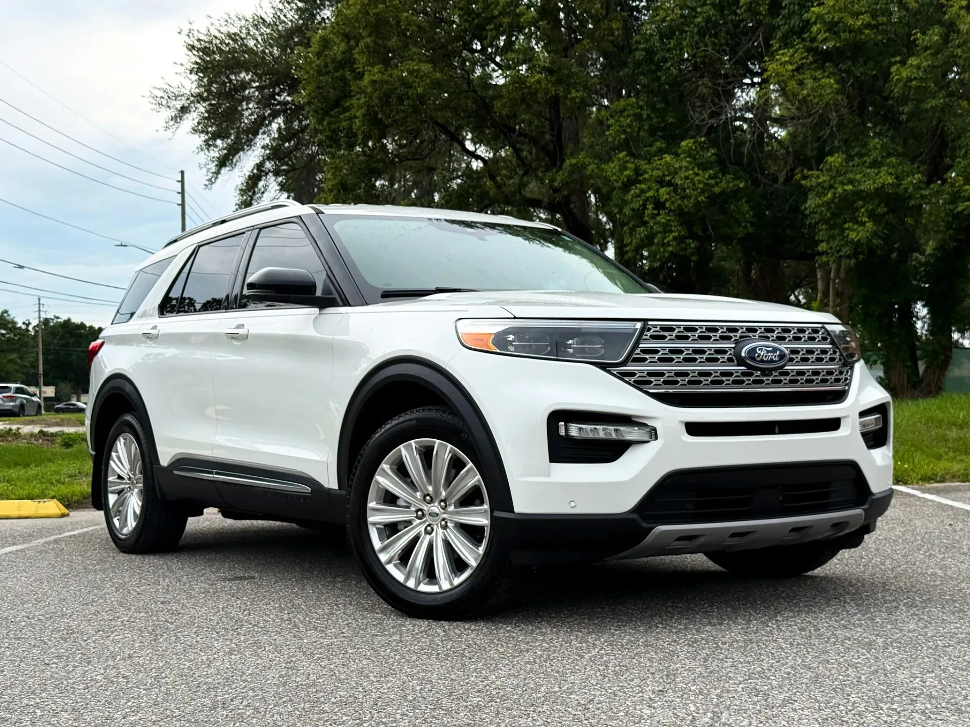 2020 Ford Explorer Limited photo 1