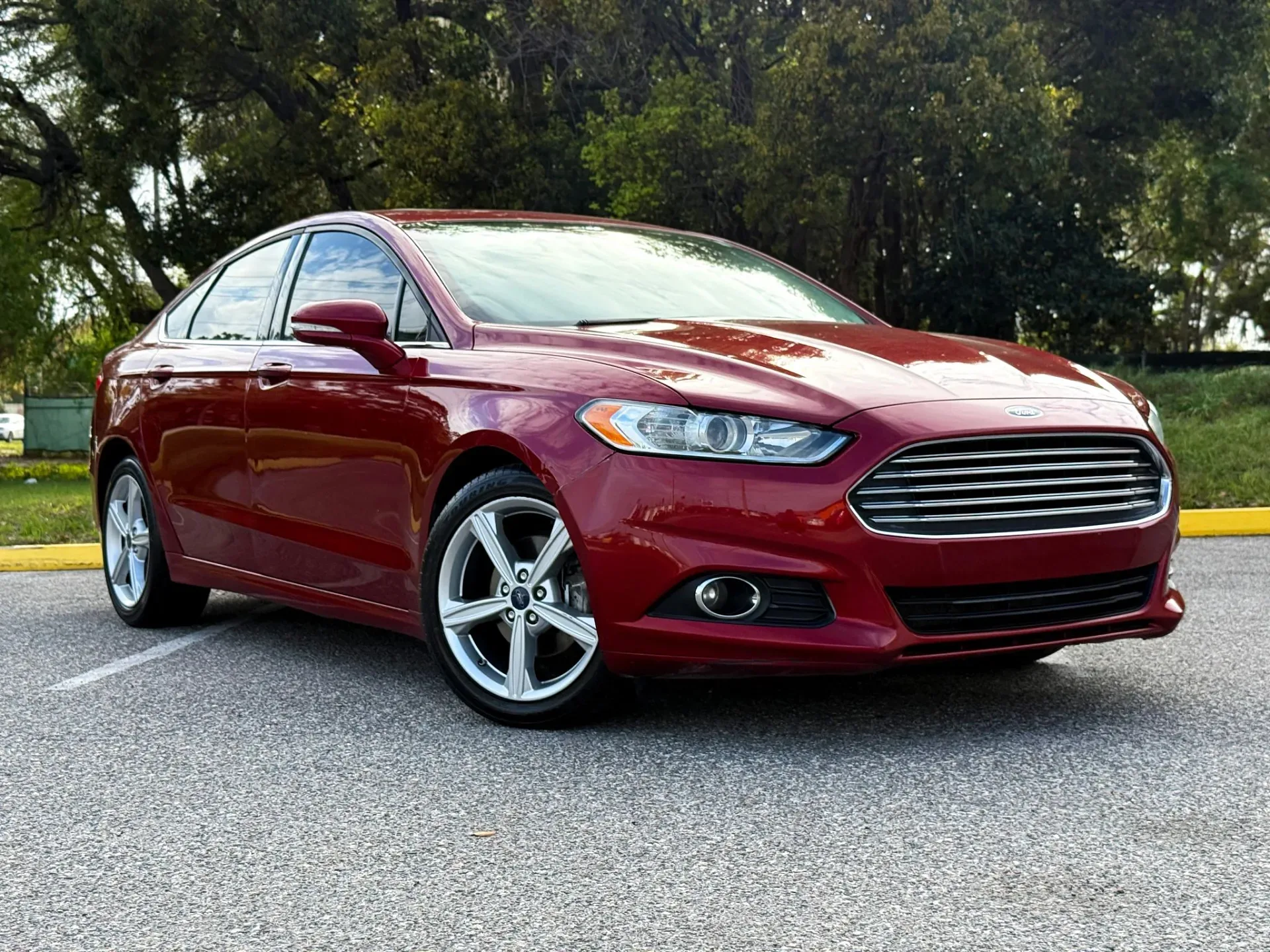 2016 Ford Fusion SE photo 1
