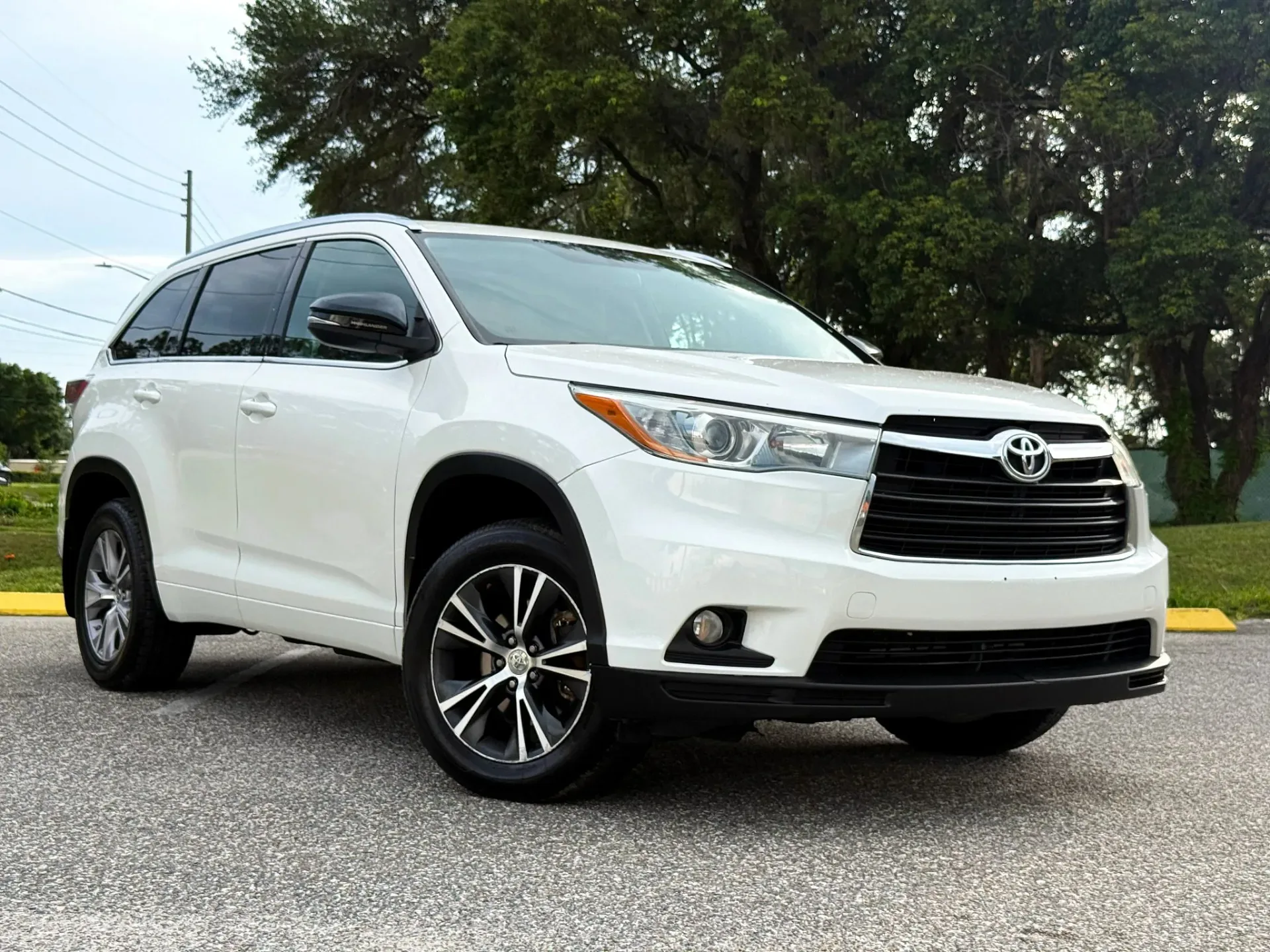 2015 Toyota Highlander XLE photo 1