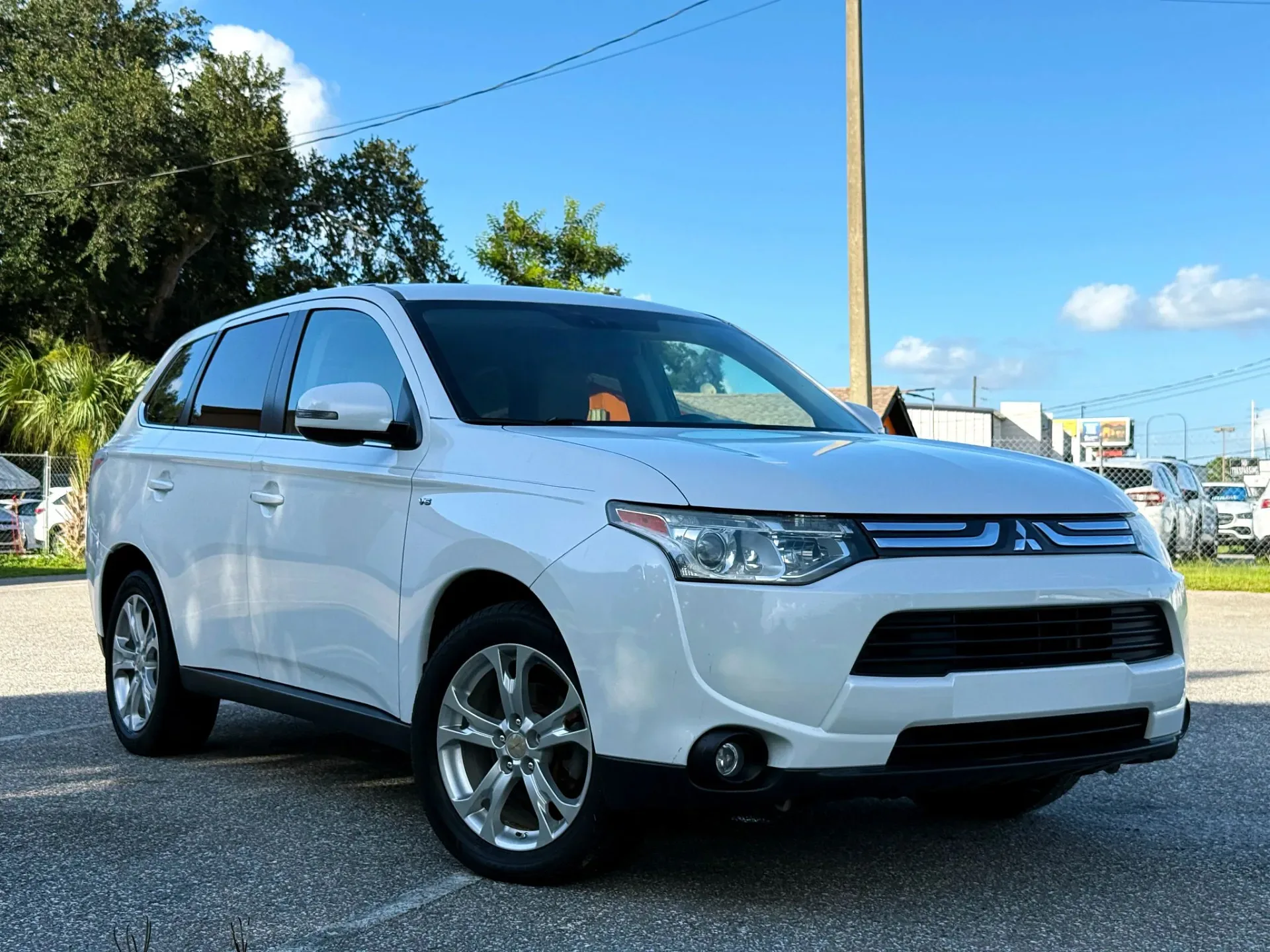 2014 Mitsubishi Outlander GT photo 1