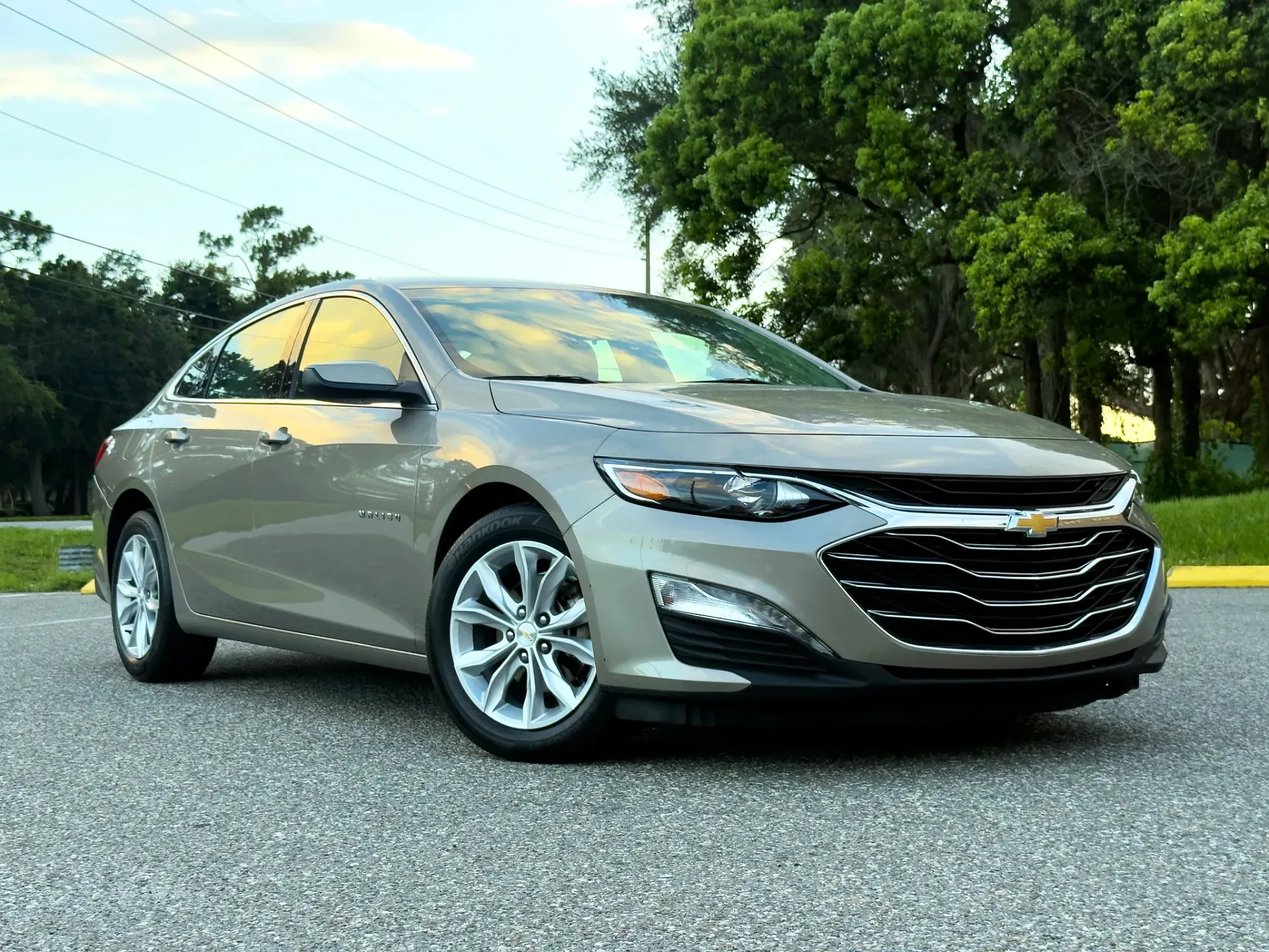 2025 Chevrolet Malibu 1LT photo 1