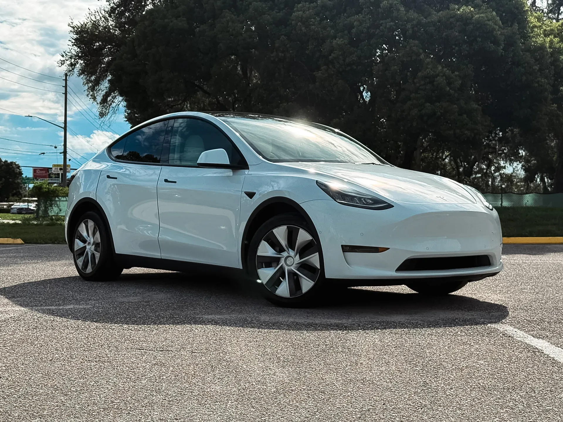 2022 Tesla Model Y Long Range photo 1