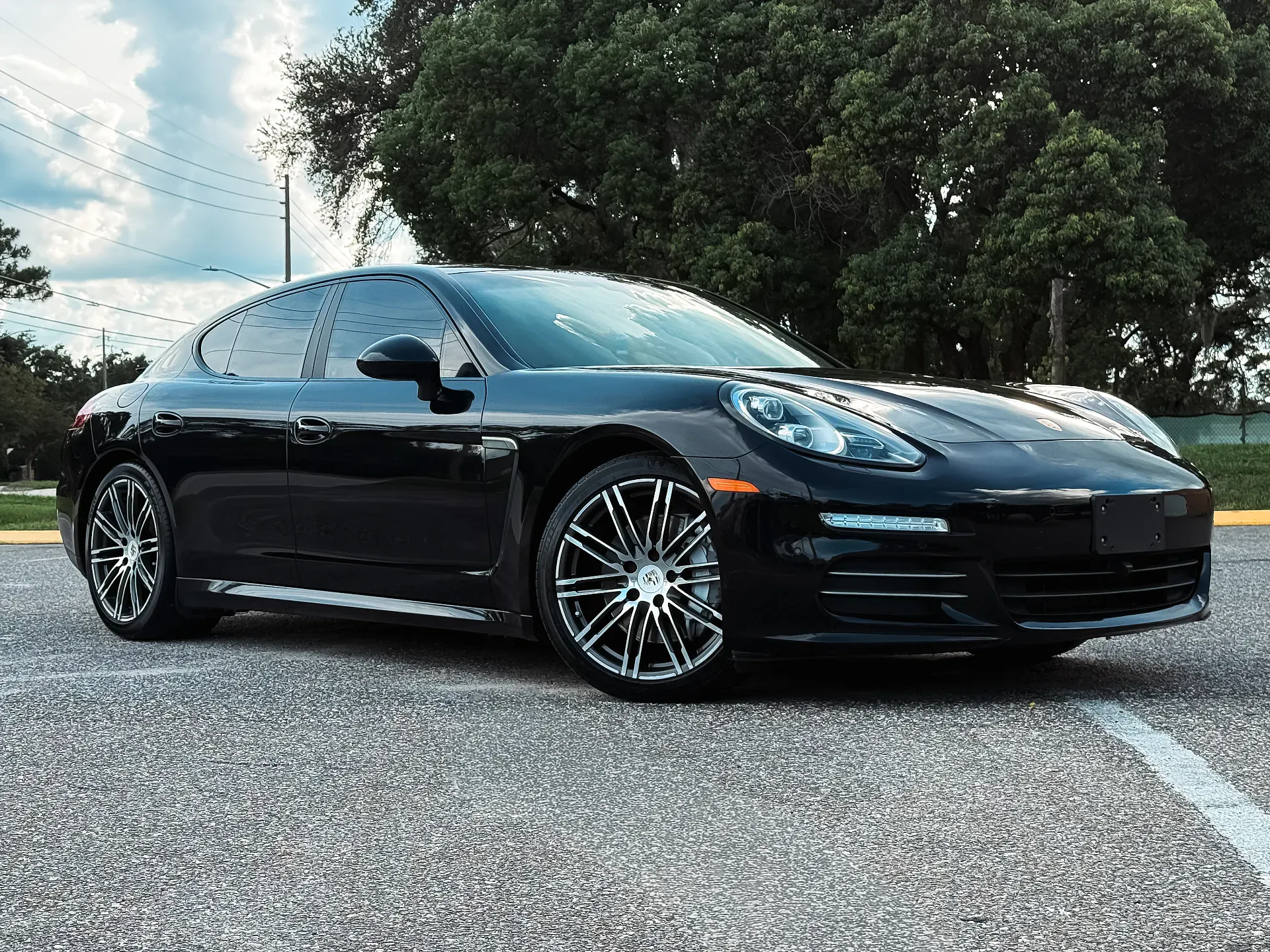 2016 Porsche Panamera Base photo 1