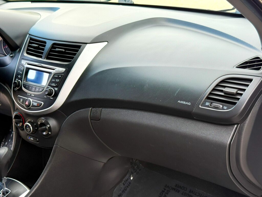 2013 Hyundai Accent GS