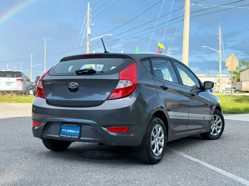 2013 Hyundai Accent GS