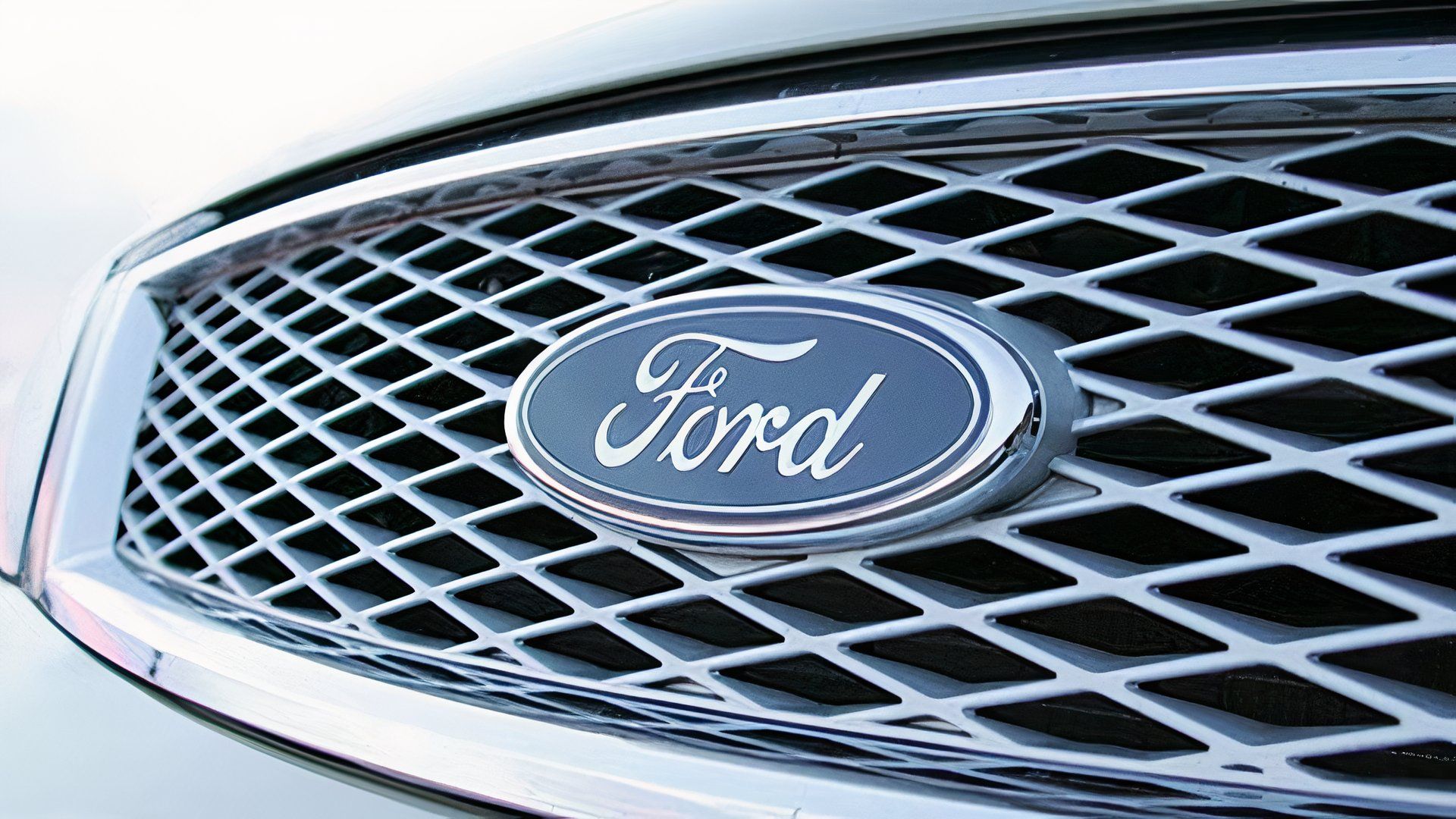 Why the Ford Five Hundred Flopped Despite Safety and Size