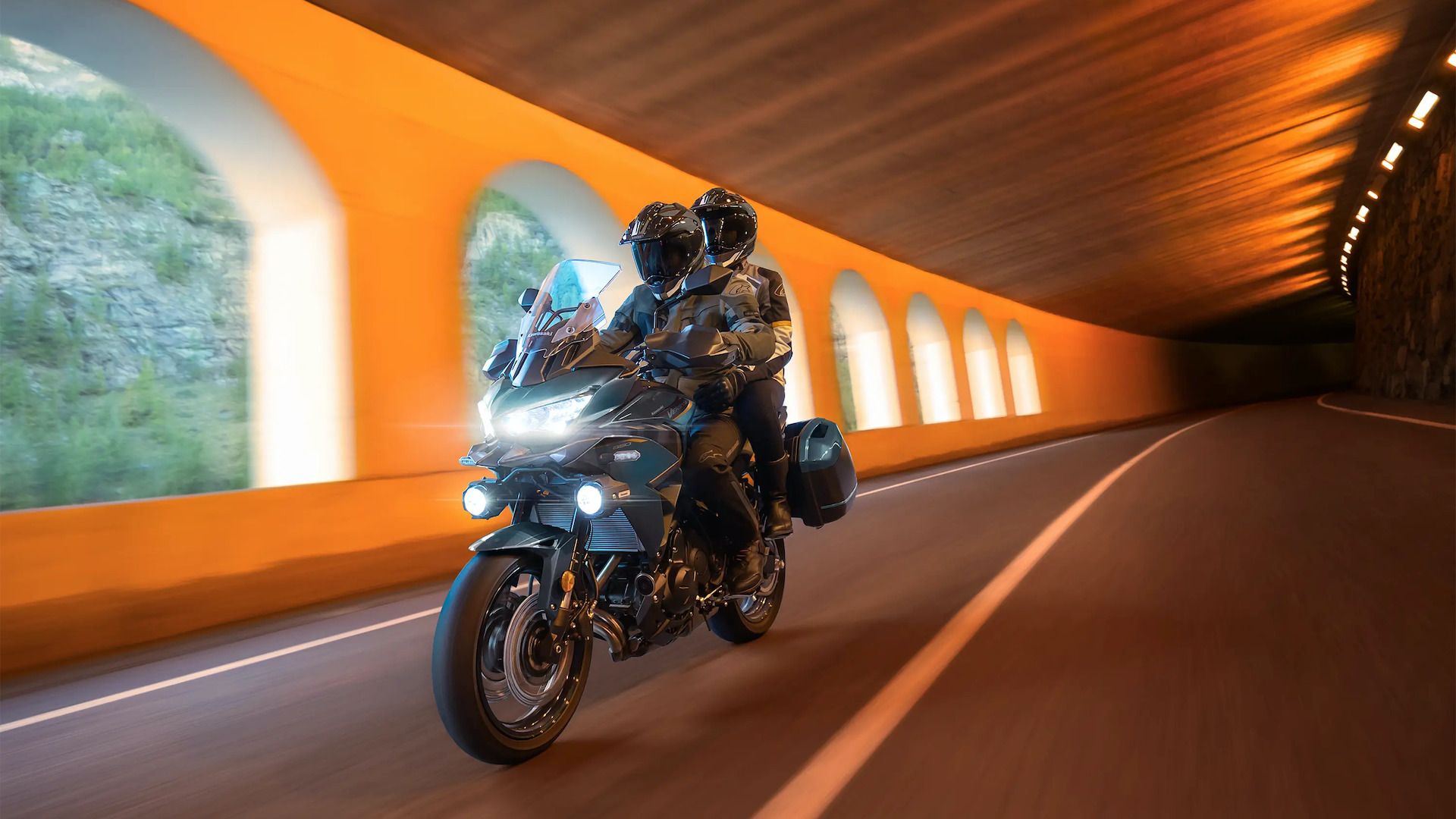 Kawasaki Versys 650 Review - The Versatile Motorcycle for Florida Roads