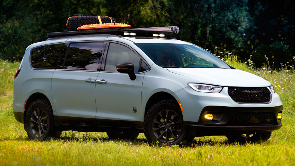 Chrysler’s Rugged Pacifica Grizzly Peak Could Expand Minivan Options for Florida Drivers