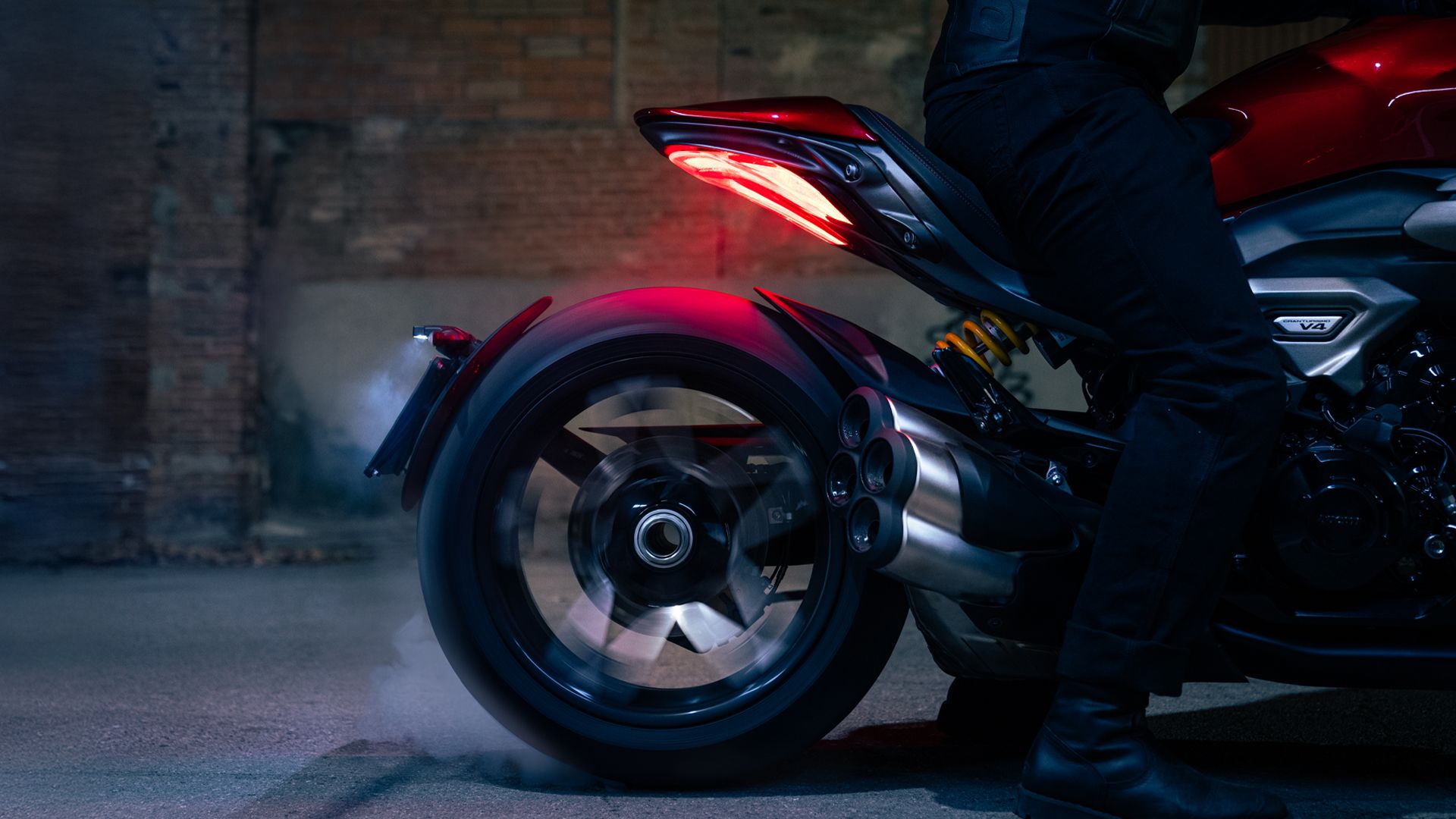 Ducati XDiavel V4: The Sporty Power Cruiser Redefining Performance and Comfort